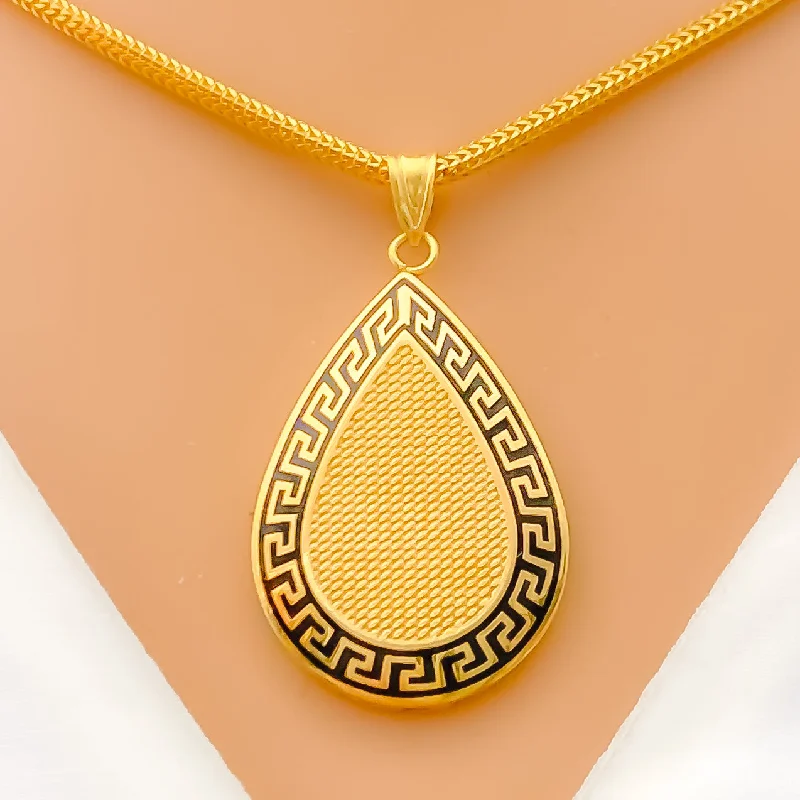 Charming Artistic 22k Gold Pendant