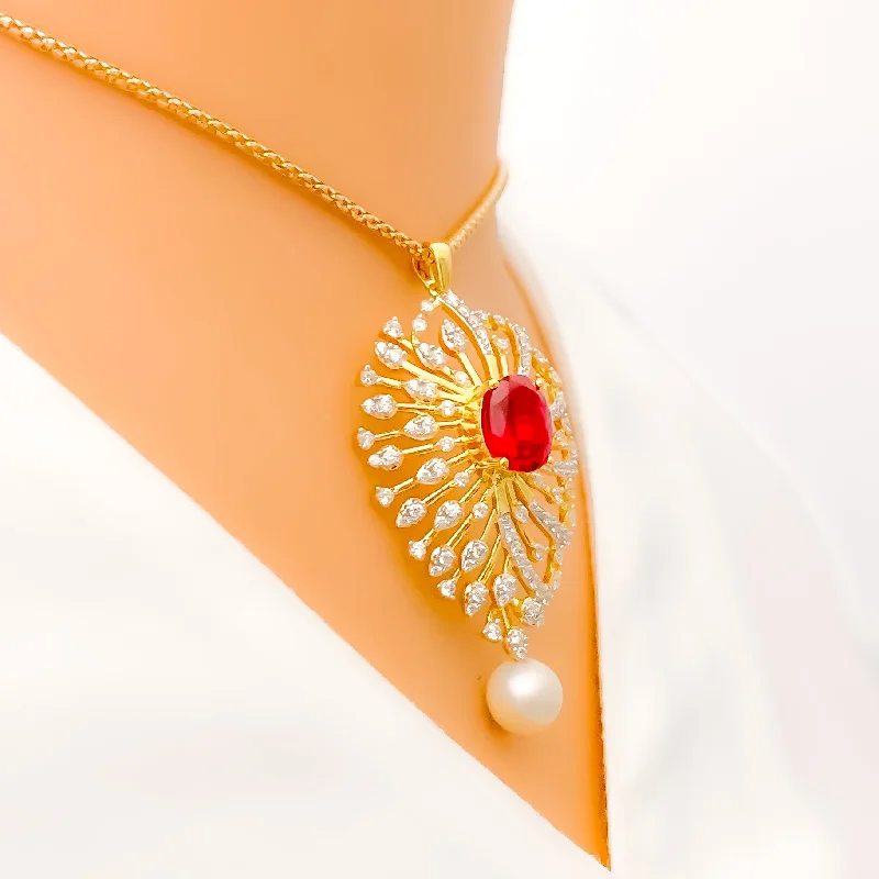 Decorative Pear Shaped Diamond + 18k Gold Pendant Set