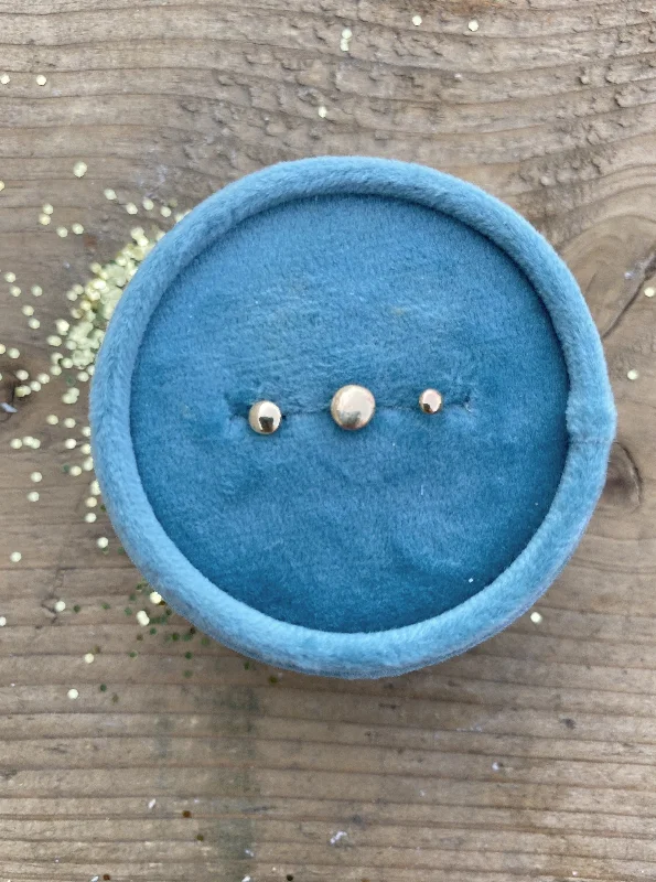 modern baguette diamond ring 10K Yellow Gold Pebble Studs