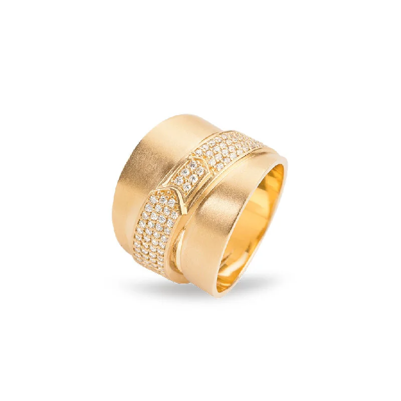 Jovian Large 18K Gold Ring w. Diamonds