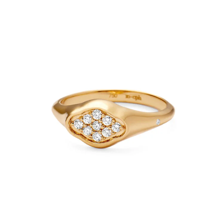 Rock Signet 18K Gold Ring w. Diamonds